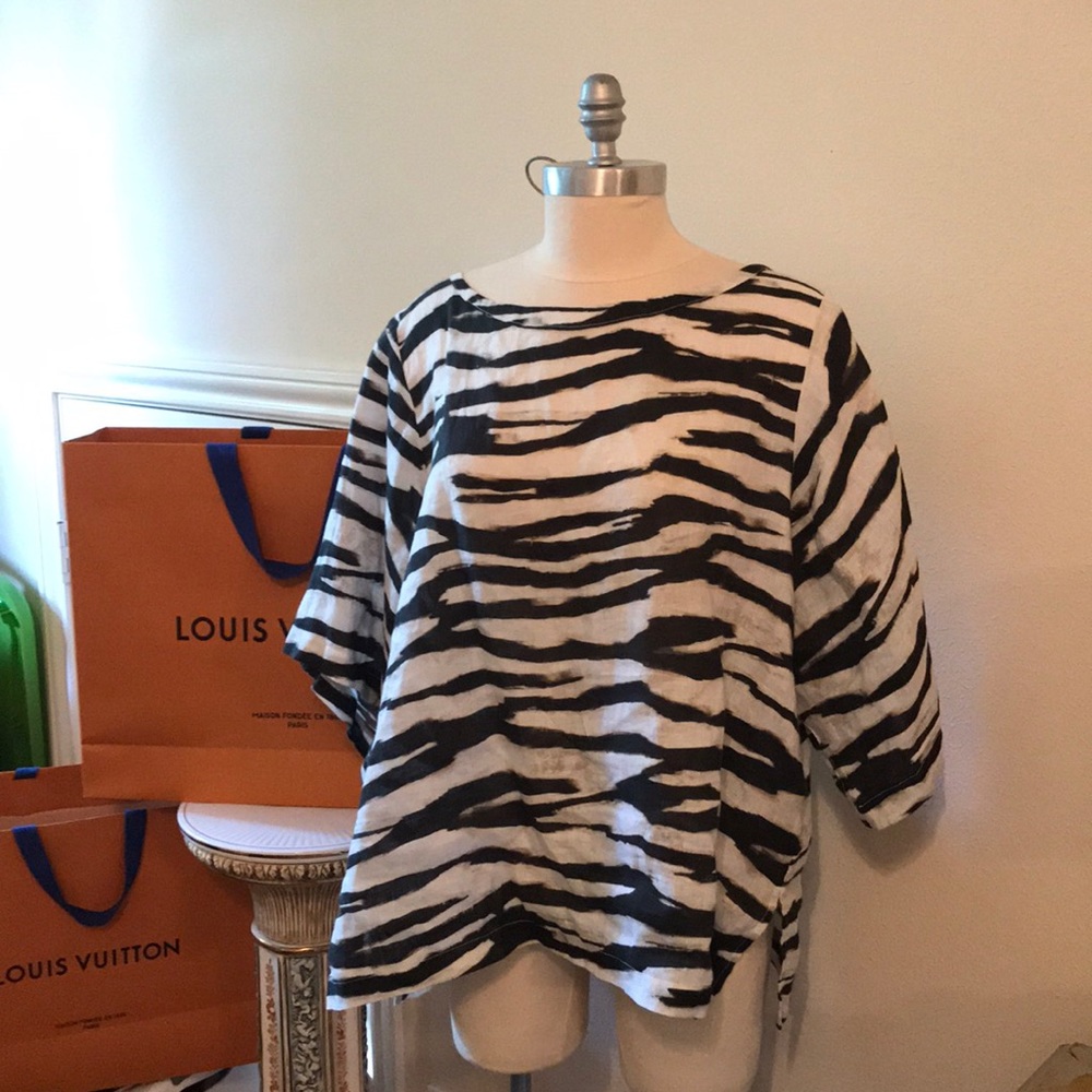 120% LINO 🖤🦓 top